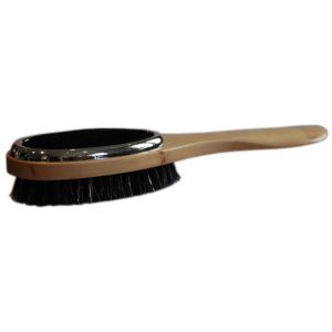 CLOTHES BRUSH